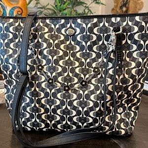 Coach Peyton Dream C  Monochrome Signature Tote